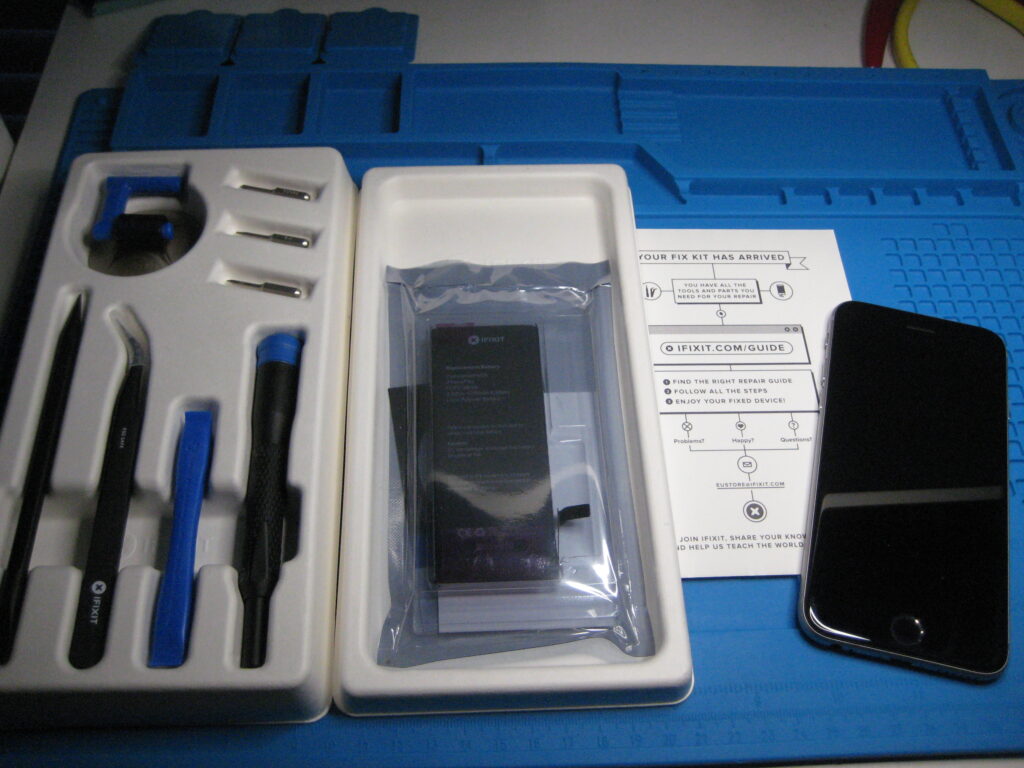 iFixit iPhone 6s battery replacement kit - all the tools neatly supplied