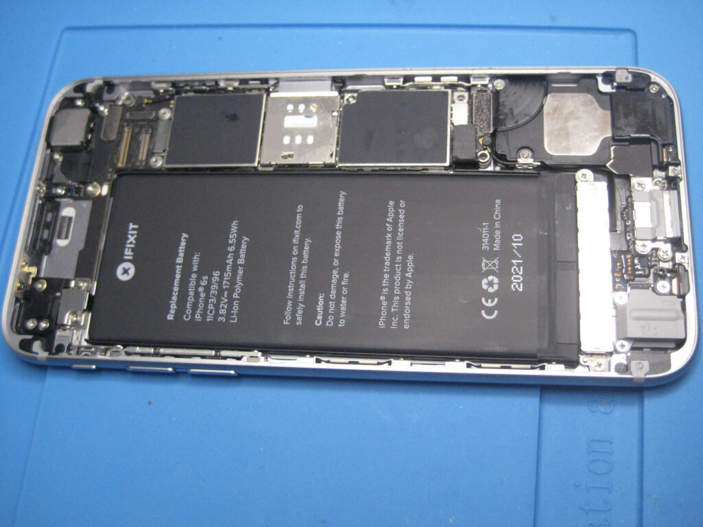 iPhone 6s - new battery in place, ready to close and charge