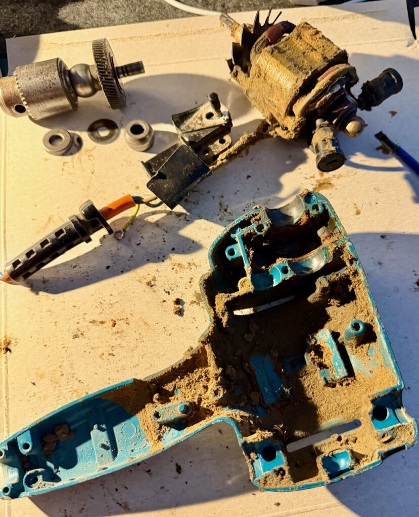 Black and Decker Super D500 drill. Components lifted out.